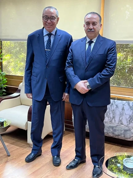 محافظ أسيوط يلتقي رئيس شركة حلوان للأسمدة لبحث إقامة مشروعات جديدة بالمحافظة