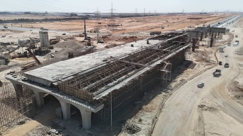 إنشاء خط سكة حديد ”الروبيكي – العاشر من رمضان – بلبيس” لربط الموانئ البحرية بالميناء الجاف وتعزيز حركة التجارة