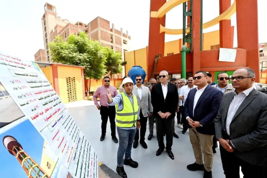 وزير الإسكان ومحافظ الغربية يستهلان جولتهما بمركز زفتى بتفقد محطة مياه نهطاي الارتوازية