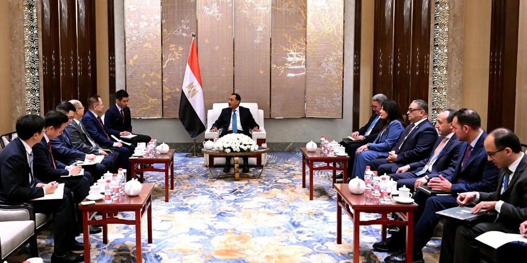 رئيس الوزراء يلتقي رئيس مجلس إدارة شركة ”تيدا” الصينية القابضة