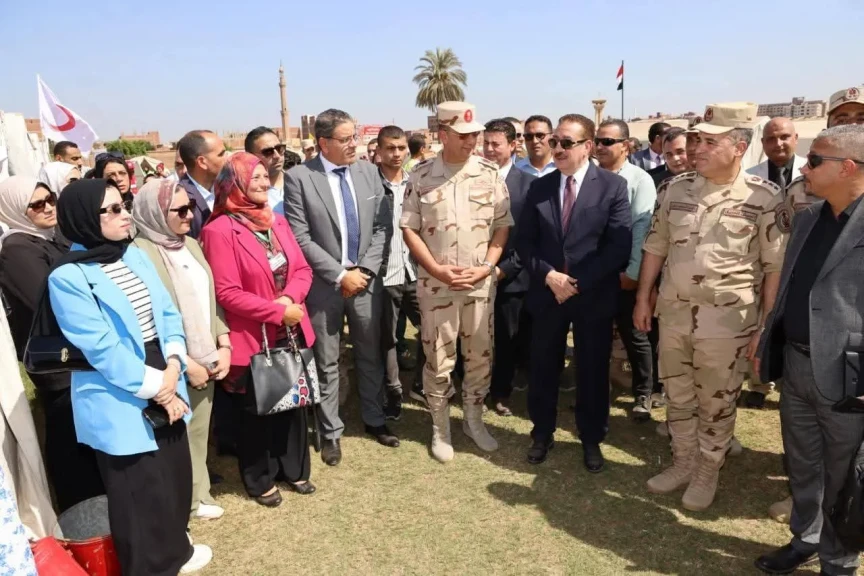 محافظ المنوفية و قائد قوات الدفاع الشعبي والعسكري يتفقدان ساحة اصطفاف المعدات