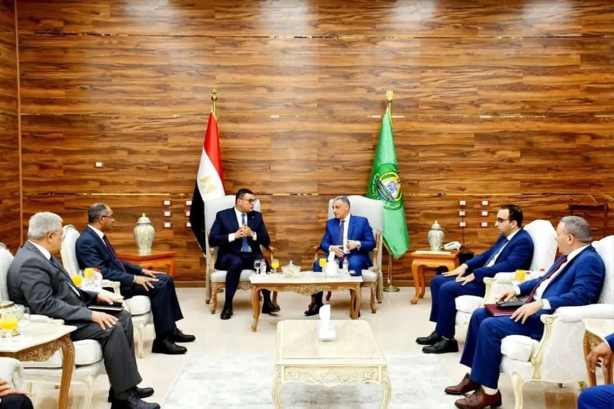 وزير الإسكان ومحافظ الإسماعيلية يتابعان عددا من ملفات العمل المشتركة