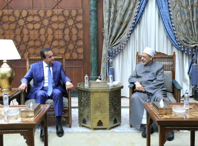 شيخ الأزهر ونائب رئيس الوزراء وزير الصحة يشهدان توقيع بروتوكول تعاون بين الأزهر الشريف ووزارة الصحة