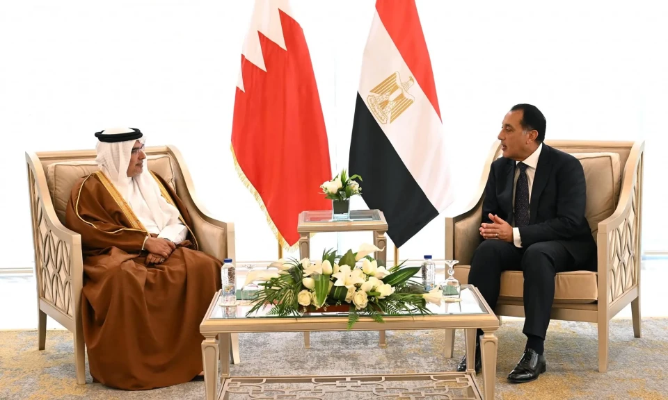 رئيس الوزراء وولي عهد البحرين يترأسان جلسة مباحثات موسّعة لمناقشة سبل تعزيز التعاون  بين البلدين