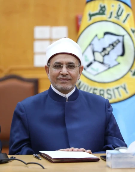 تهنئة فضيلة الدكتور سلامة جمعة داود رئيس جامعة الأزهر بالمولد النبوي الشريف