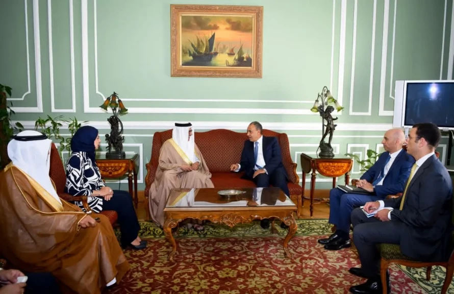 وزير الخارجية يستقبل نظيره البحريني