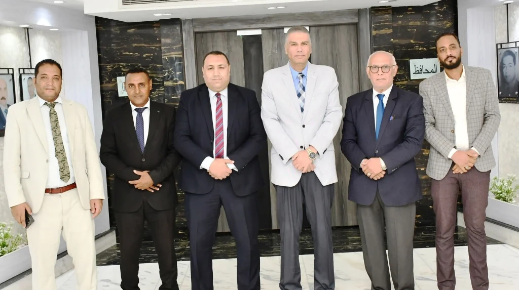 محافظ أسوان يلتقى مجلس نقابة المحامين
