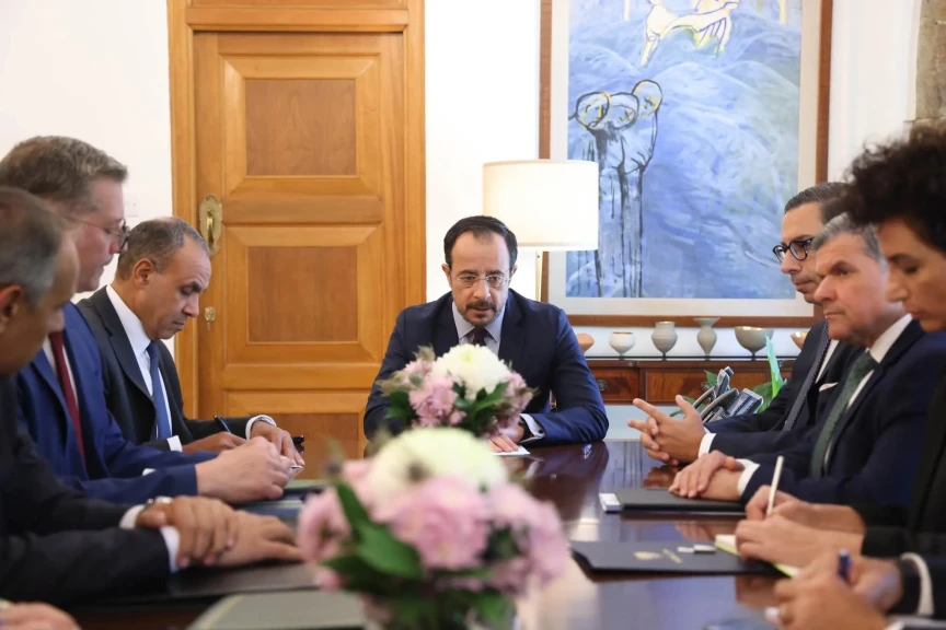وزير الخارجية يلتقي مع رئيس جمهورية قبرص