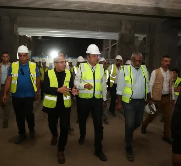 وزير قطاع الأعمال العام يتابع الموقف التنفيذي لتطوير فندق ”شبرد” التاريخي بوسط القاهرة