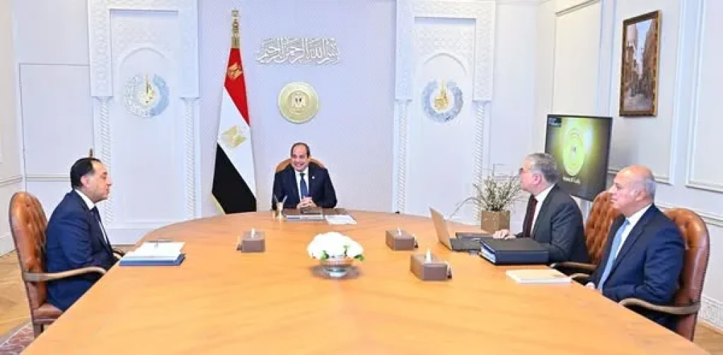 الرئيس عبد الفتاح السيسي يجتمع مع رئيس مجلس الوزراء ووزير البترول والثروة المعدنية