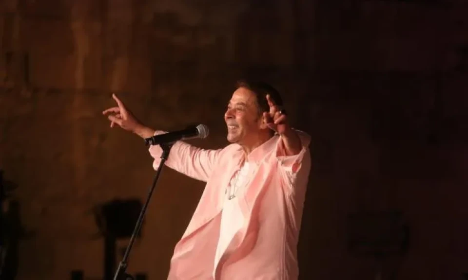 مدحت صالح ومي فاروق يتألقان بمهرجان ”ليالي مراسي” بحضور كامل العدد