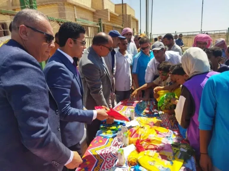 نائب محافظ مطروح يتفقد قافلة “مطروح الخير” بقرية الزويدة ببرانى
