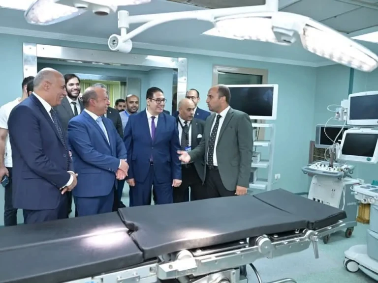 رئيس جامعة القاهرة يتفقد أحدث عمليات التطوير والتحديث بمستشفى الطوارئ بقصر العيني
