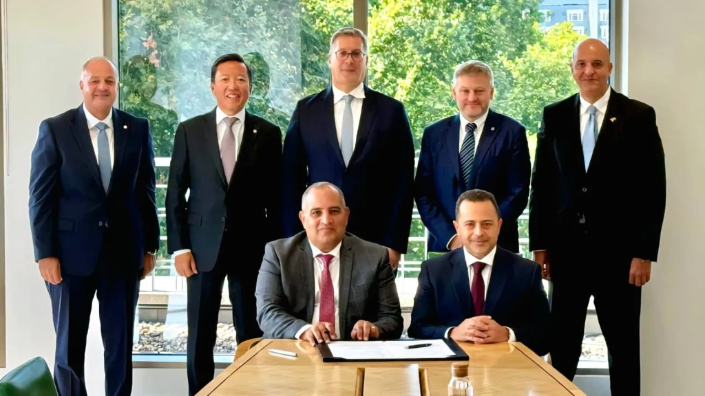 وزير البترول والثروة المعدنية يشهد توقيع مذكرة تفاهم بين إيجاس و بي بي البريطانية لحفر خمس آبار جديدة للغاز بالبحر المتوسط