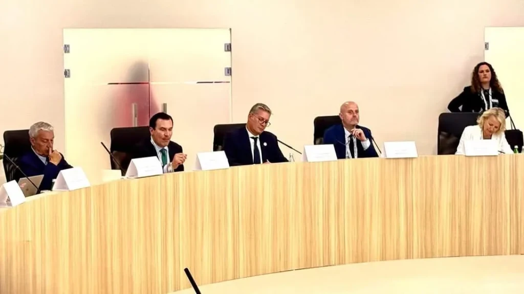 وزير البترول والثروة المعدنية يشارك في المائدة المستديرة رفيعة المستوى بمؤتمر Gastech