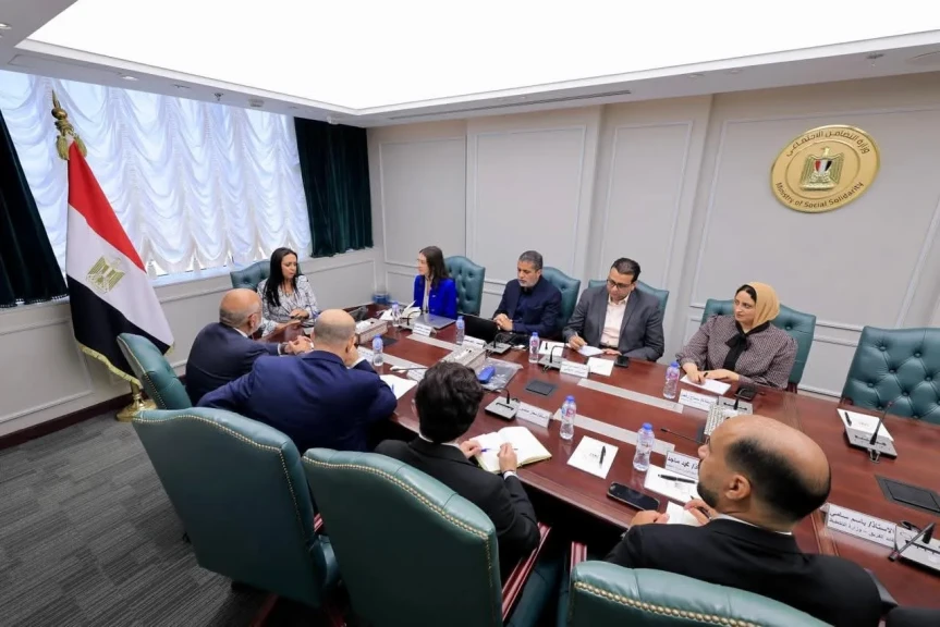 وزيرة التضامن الاجتماعي تلتقي المدير التنفيذي لمصر بمجموعة البنك الدولي