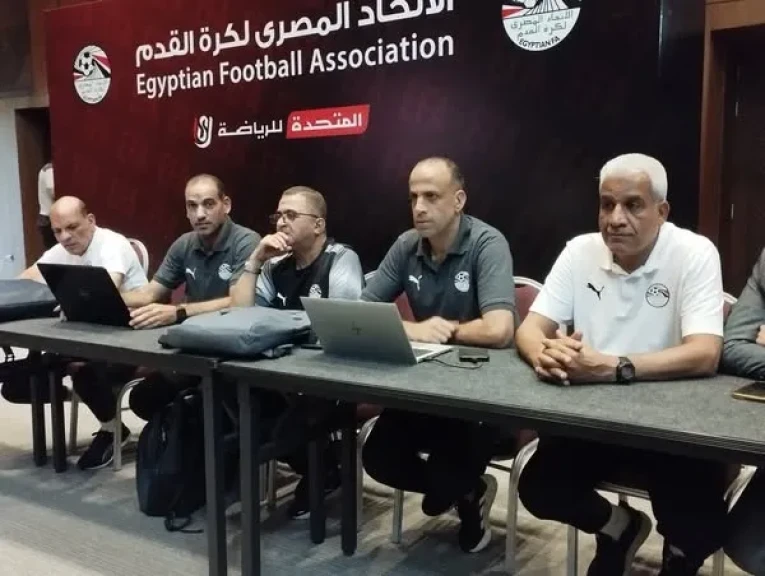 أوسكار رويز يجتمع بحكام الدورى الممتاز قبل انطلاق الجولة السادسة . .صور