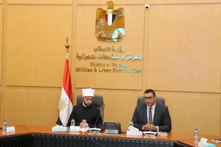 وزيرا الإسكان والأوقاف يناقشان عددًا من الموضوعات المشتركة بين الوزارتين