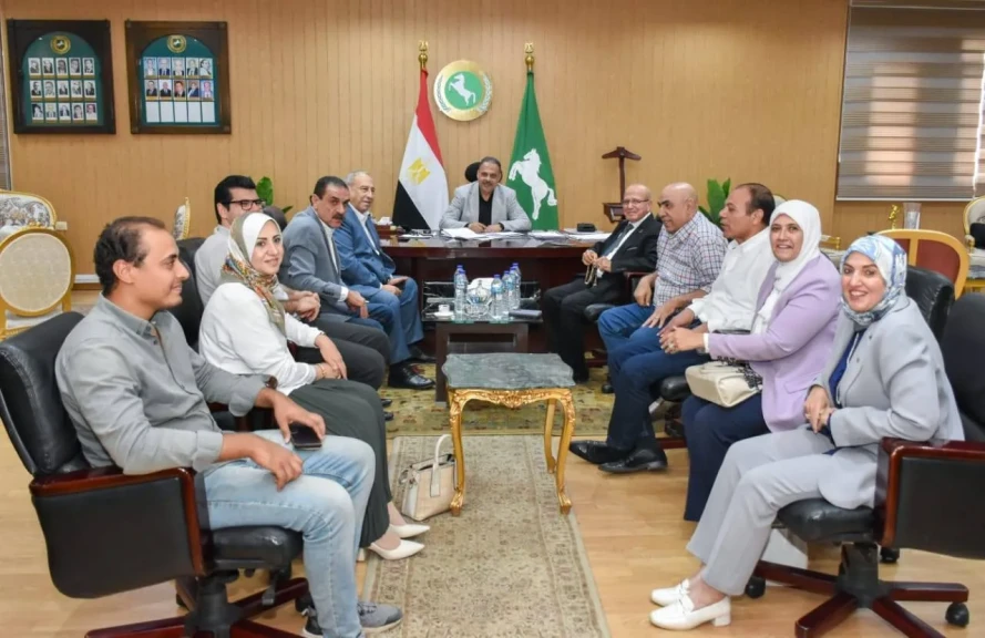 محافظ الشرقية يواصل لقاءاته الدورية بنواب البرلمان لإستعراض وحل مشاكل المواطنين