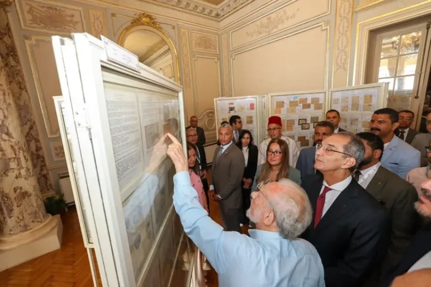 وزير الاتصالات يفتتح معرض للطوابع البريدية والتاريخ البريدى بمركز إبداع مصر الرقمية – قصر السلطان حسين كامل
