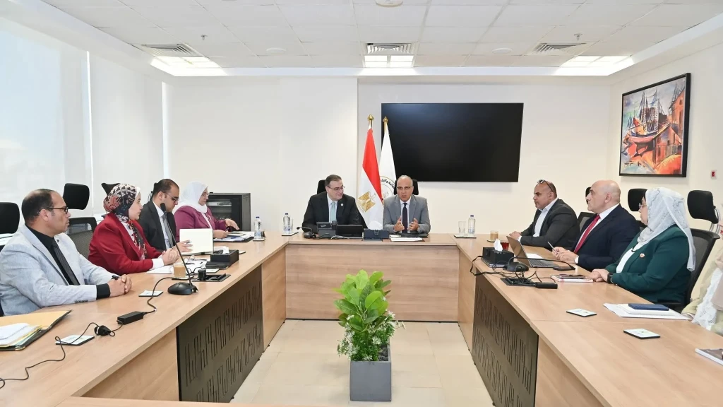 وزير الري يستقبل رئيس الجهاز المركزي للتنظيم والإدارة