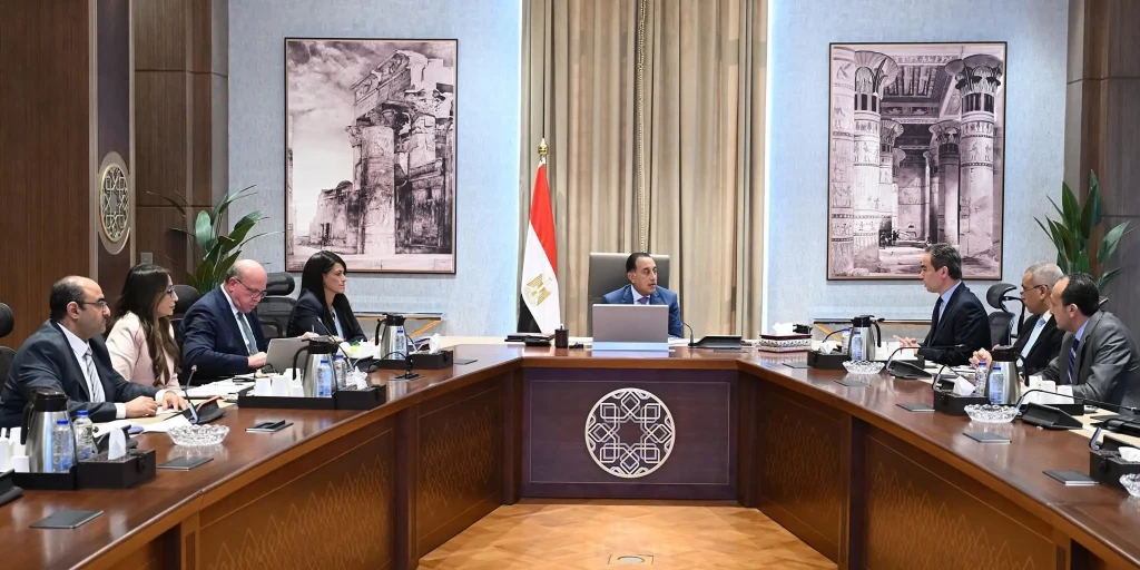 رئيس الوزراء يتابع إجراءات فض التشابكات المالية بين الهيئة الوطنية للإعلام وبنك الاستثمار القومي