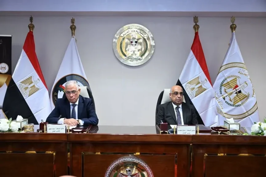 وزير العدل والنائب العام يشهدان أداء أعضاء النيابة العامة الجدد من دفعتي ٢٠٢٠ و٢٠٢١ اليمين القانونية