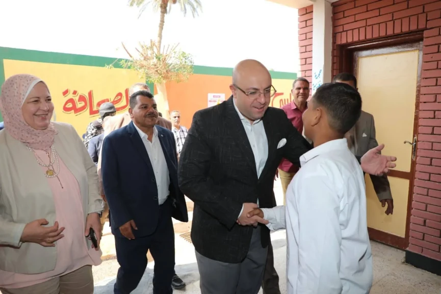 محافظ بني سويف يزور مدرسة الشهيد أحمد محمد عبد الرحيم