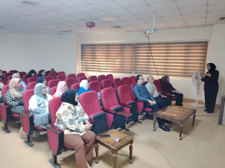 استمرار الدورة التدريبية الخاصة بالسلامة المهنية في المختبرات في كلية طب المستنصرية ببغداد
