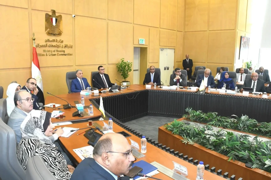 وزير الإسكان يستقبل محافظ الإسماعيلية