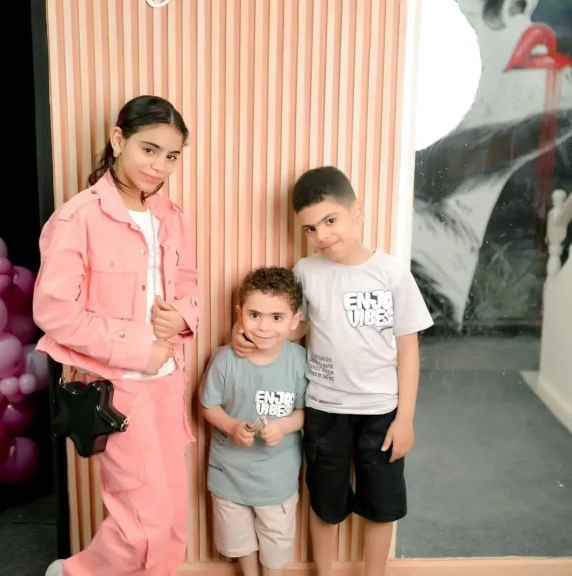 المتهم بقتل أطفاله الثلاثة ينهي حياته أسفل قطار بطلخا
