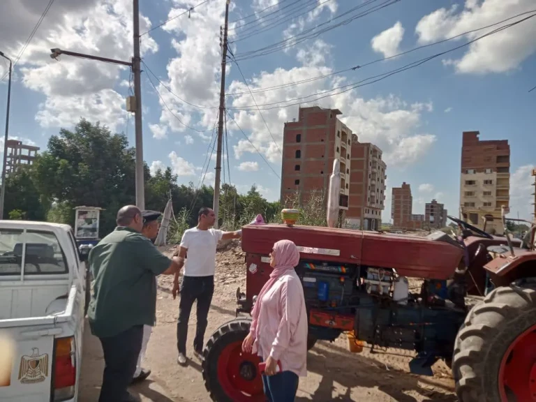 محافظ الدقهلية: التحفظ على جرار زراعي ومقطورة نافوري لقيامه بالقاء مياه الصرف الصحي بمصرف زراعي