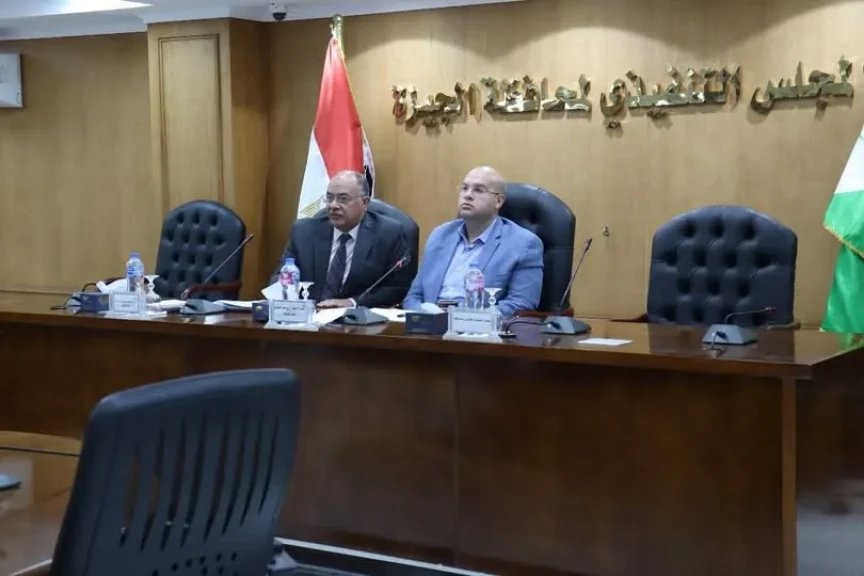 نائب محافظ الجيزة يتابع أعمال اللجنة الخاصة بحصر وتصنيف المناطق السكنية وفقاً للقانون 164 لسنة 2025