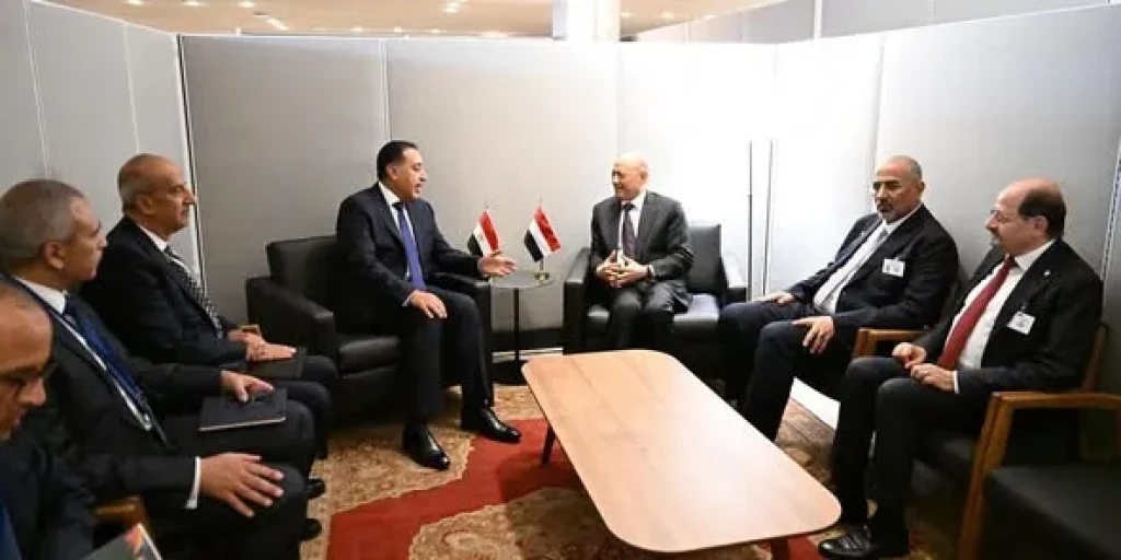 رئيس الوزراء المصرى يلتقى رئيس مجلس القيادة الرئاسي اليمني