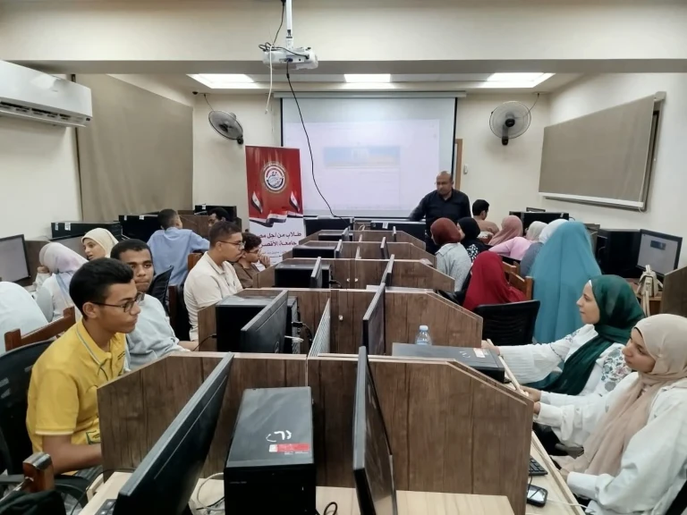جامعة الاقصر : أسرة طلاب من أجل مصر واتحاد الطلاب ينظمان ورشة عمل حول المهارات الرقمية