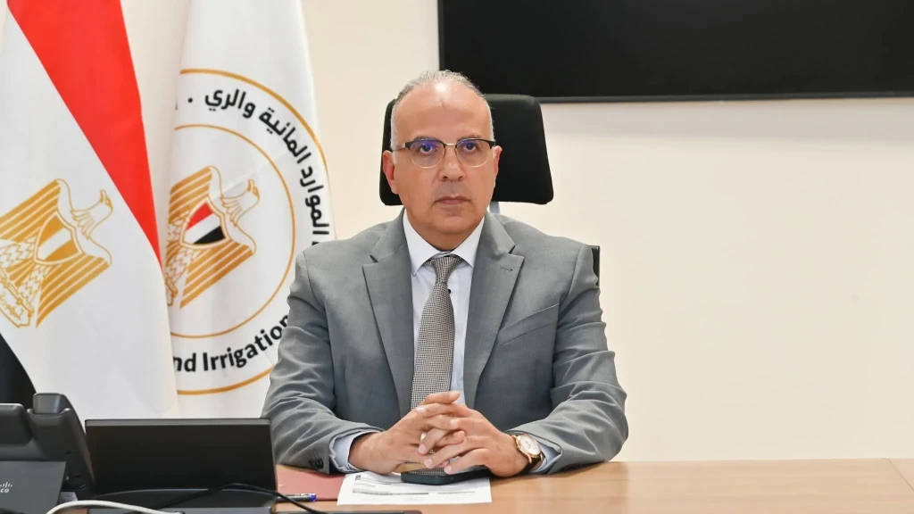 وزير الري يناقش مقترح مشروع إعادة تأهيل نظام الرى فى وادى النقرة لمواجهة التغيرات المناخية