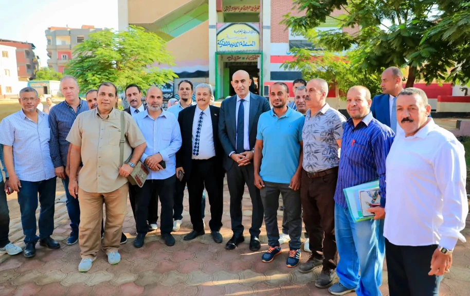 وزير التربية والتعليم يجري جولة تفقدية مفاجئة بعدد من مدارس محافظة الغربية