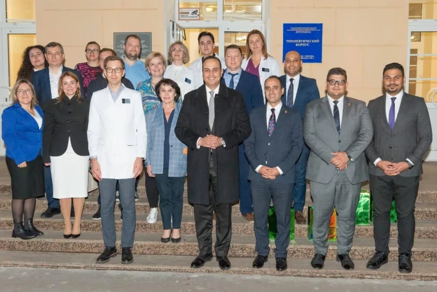 رئيس هيئة الرعاية الصحية يزور المركز الوطني للأبحاث الطبية والعلاجية والوقائية ومستشفى مونيكي ومركز الطب عن بُعد