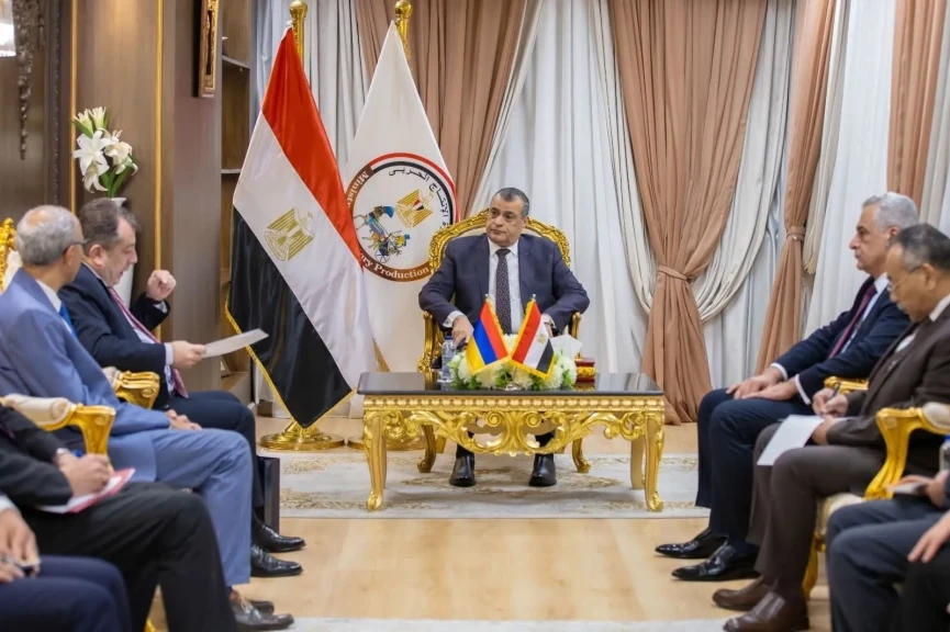 وزير الدولة للإنتاج الحربي يستقبل السفير الأرميني لبحث أوجه التعاون المشترك