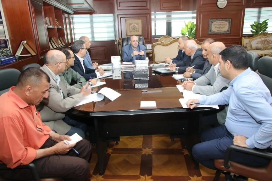 محافظ بني سويف يعقد اجتماعا لمتابعة مستجدات أعمال التطوير بمصنع تدوير المخلفات  بسمسطاا
