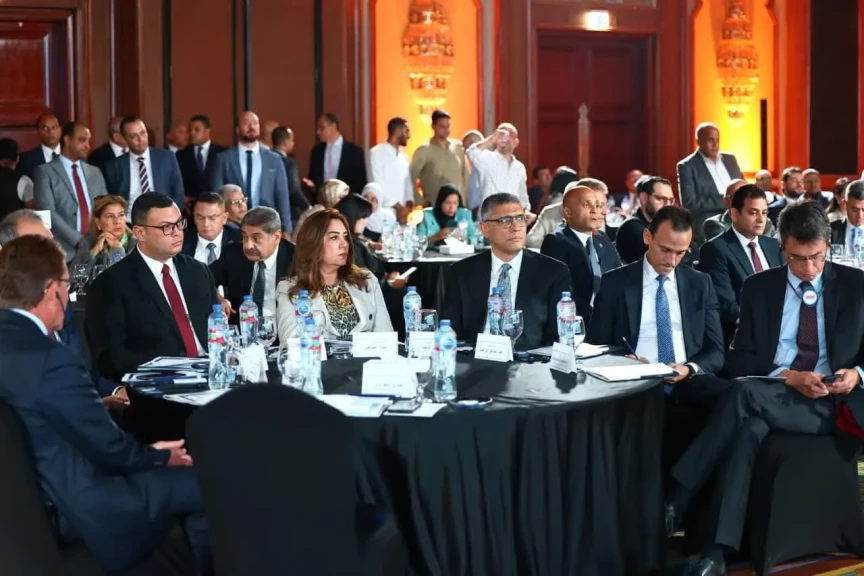 محافظ الجيزة يشارك في إطلاق الاستراتيجية الوطنية للمدن الذكية