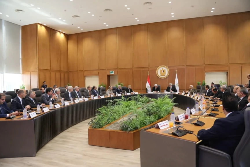 وزير التعليم العالي يترأس اجتماع المجلس الأعلى للجامعات بالعاصمة الإدارية الجديدة