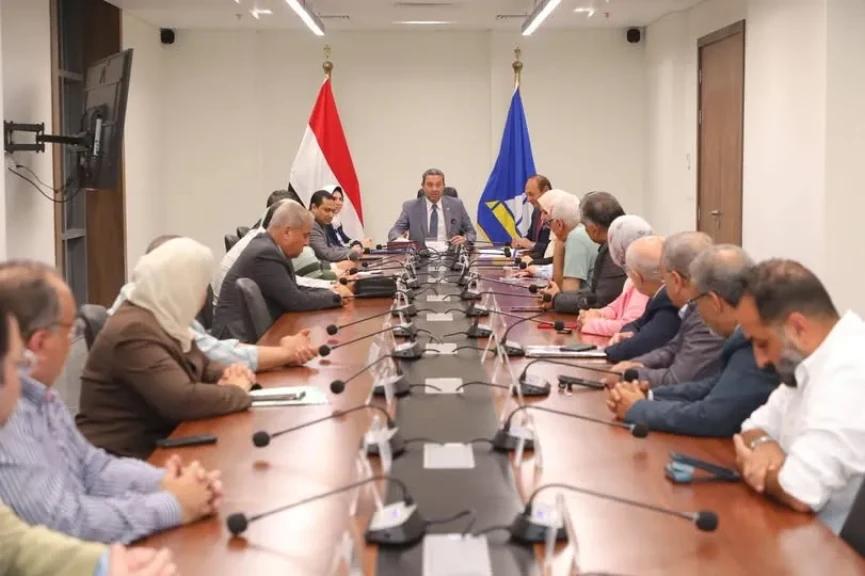 محافظ دمياط يرأس اجتماع المجلس الإقليمى للصحة بالمحافظة