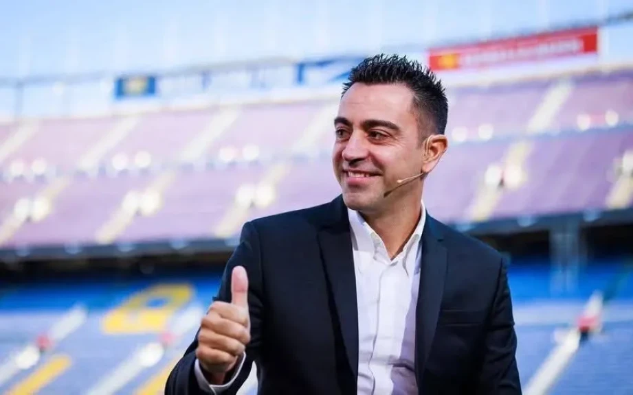 تشافي يرفض العروض السعودية من أجل حلم تدريب مانشستر يونايتد