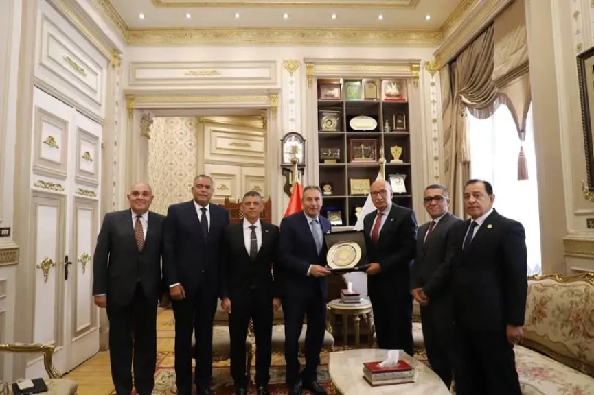 رئيس محكمة النقض يستقبل رئيس مجلس الإدارة والرئيس  التنفيذي للبنك الأهلي المصري