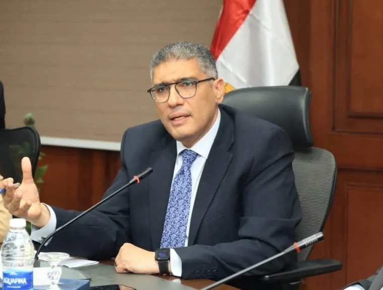 محافظ الجيزة يكرم أوائل الدورات التدريبية عن العام 2024 / 2025