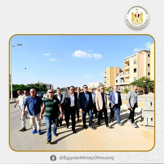 وزير الإسكان يتفقد محاور وطرق مدينة الشروق