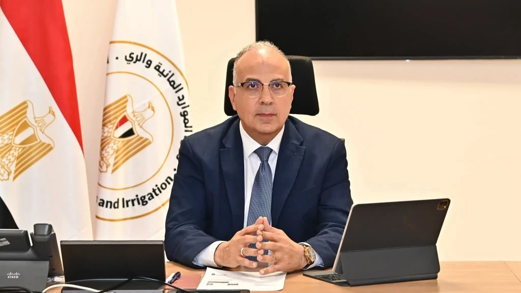 وزير الري يتابع مجهودات إزالة التعديات على نهر النيل وفرعيه فى إطار مشروع ضبط النيل