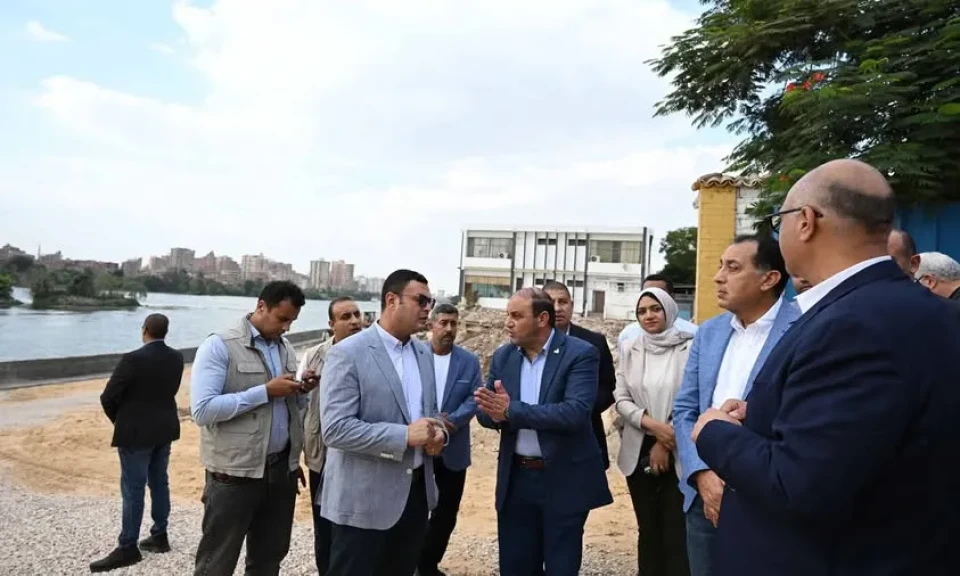 رئيس الوزراء يتفقد ”ممشى أهل مصر” ببنها