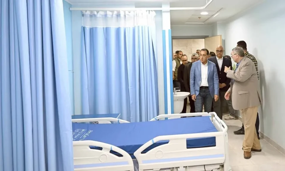 رئيس الوزراء يتفقد مشروع مستشفى ”طوخ” المركزي